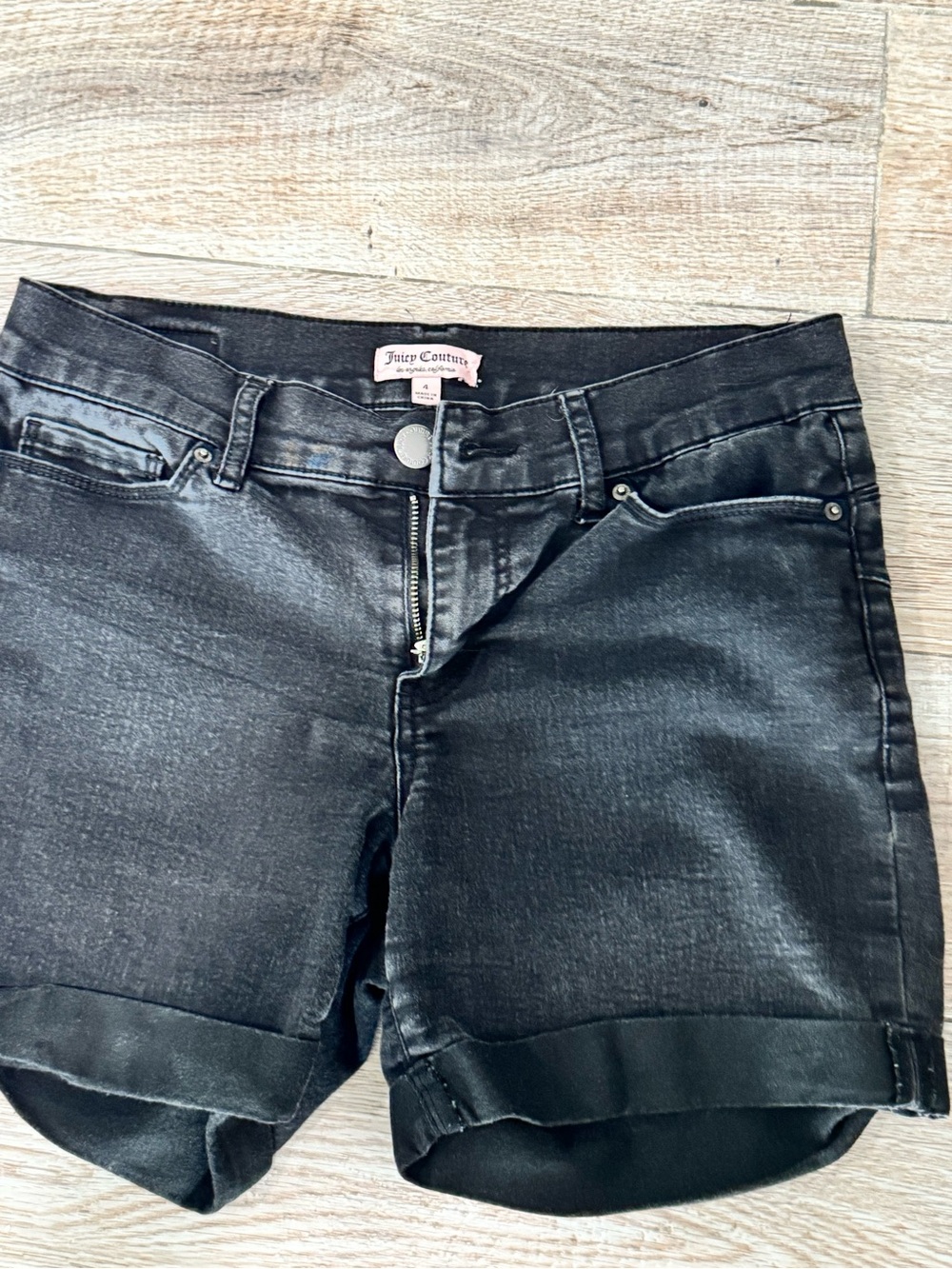 Juicy Couture Black Jean Shorts size 3/4